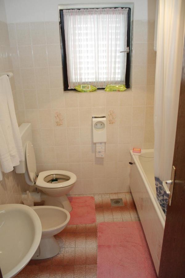 Apartments By The Sea Lokva Rogoznica, Omis - 4821 المظهر الخارجي الصورة