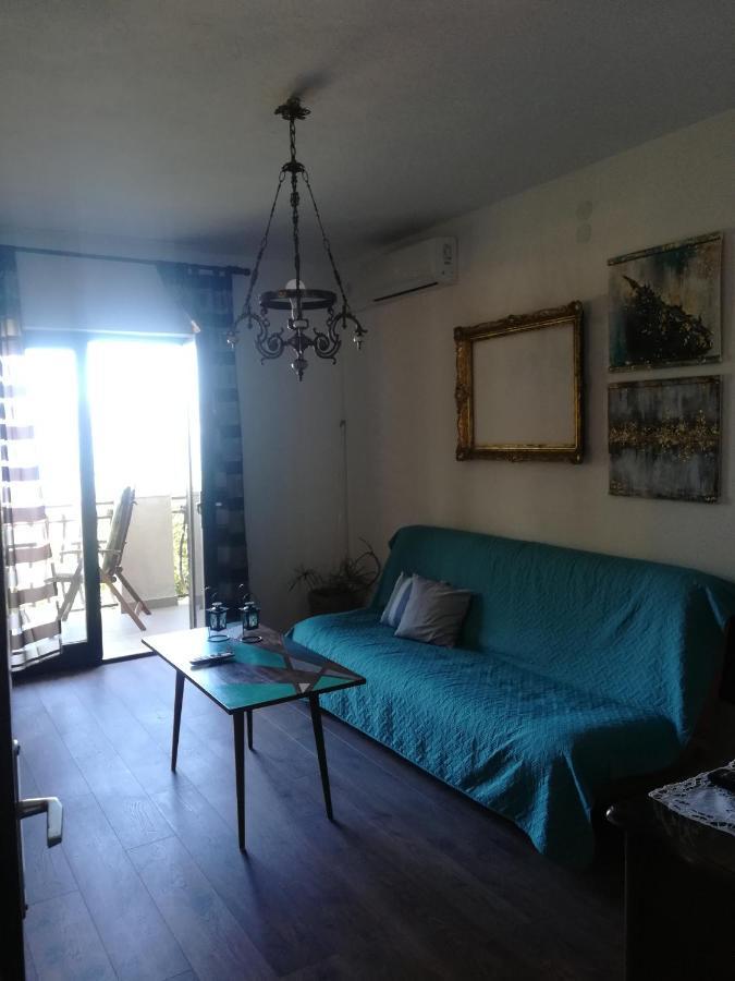 Apartments By The Sea Lokva Rogoznica, Omis - 4821 المظهر الخارجي الصورة